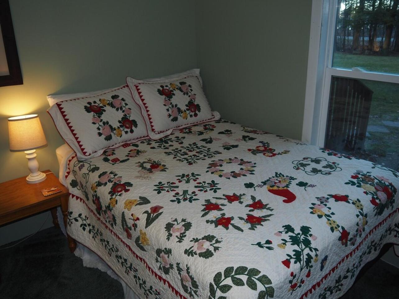 The Green Lake Getaway - Shared Lake Access! Interlochen Eksteriør billede