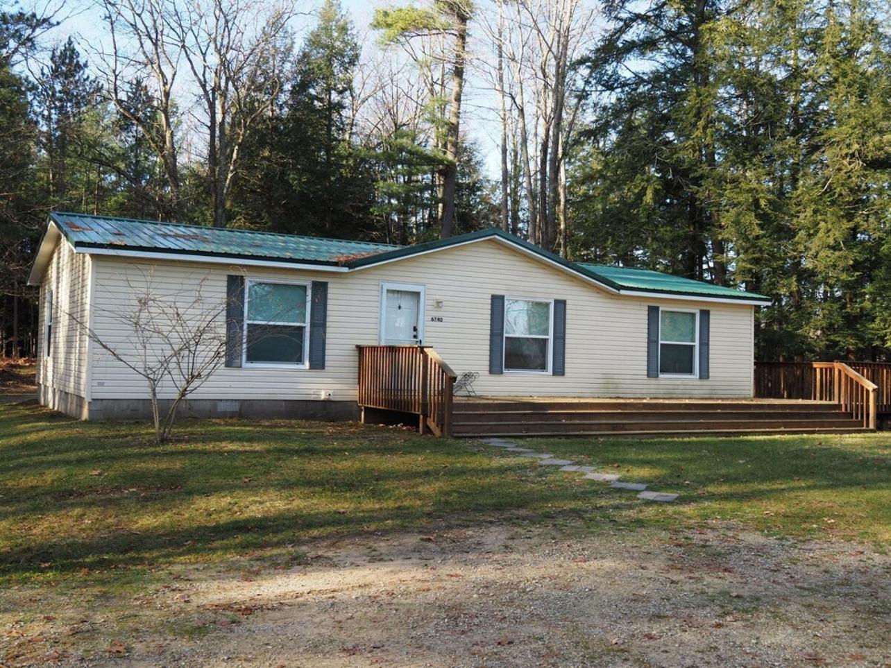 The Green Lake Getaway - Shared Lake Access! Interlochen Eksteriør billede