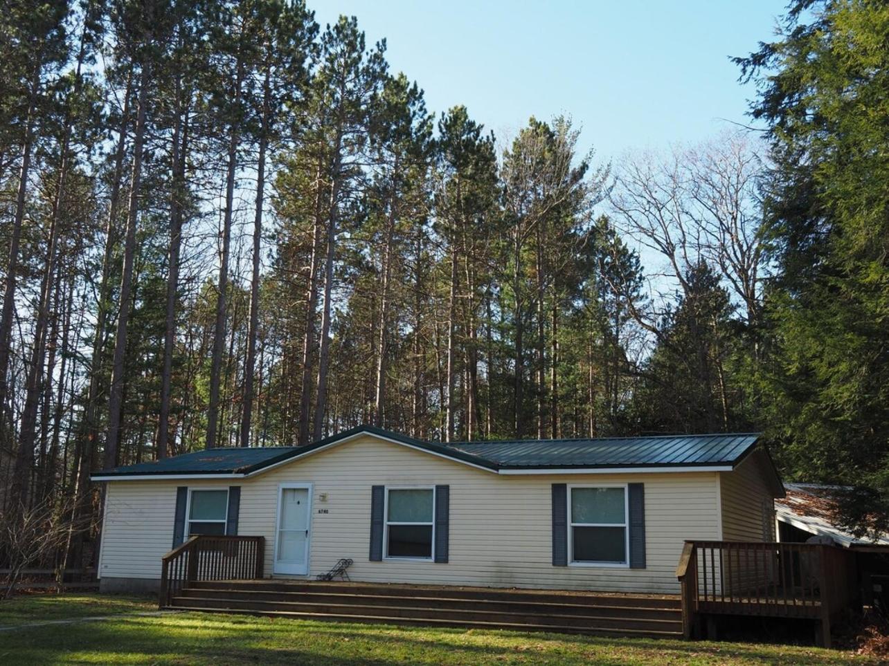 The Green Lake Getaway - Shared Lake Access! Interlochen Eksteriør billede