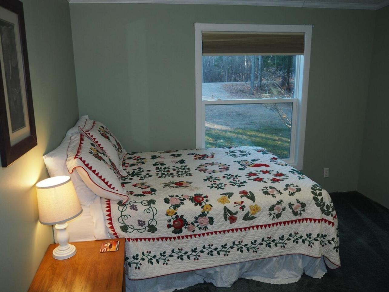 The Green Lake Getaway - Shared Lake Access! Interlochen Eksteriør billede